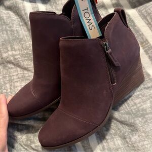 TOMS Women's Dark Purple Wedge Boots